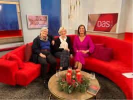 From left to right: Henrike Lähnemann, Eva Schlotheuber, Inka Schneider (moderator NDR DAS!)